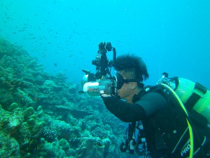 Masa Michishiro shooting macro at Yap Caverns